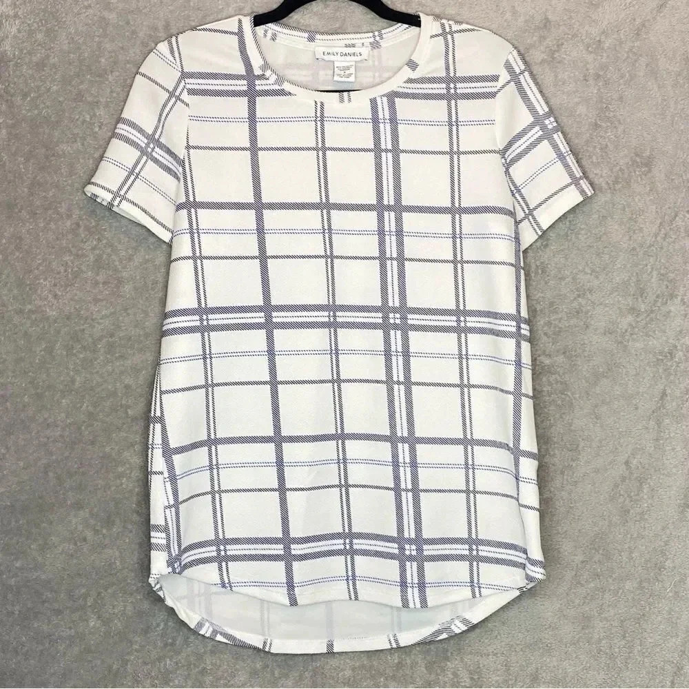 EMILY Daniels S Small Top Shirt White Plaid Short Sleeve Round Neck High Low P15